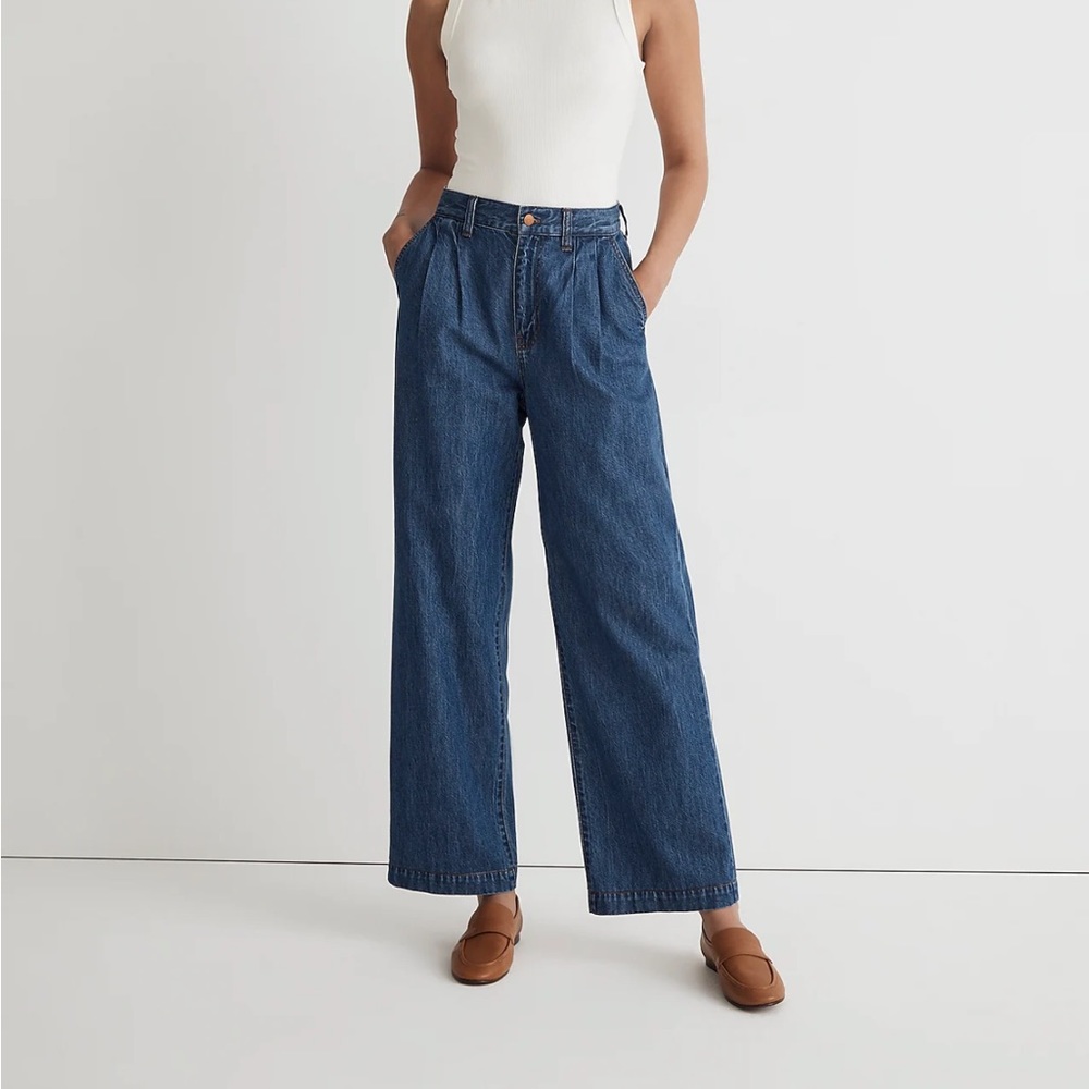 Madewell size 27 wide legged baggy straight denim jeans in like new condition